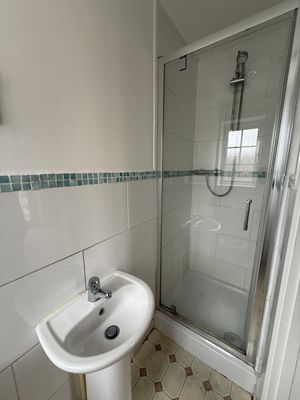 Ensuite- click for photo gallery